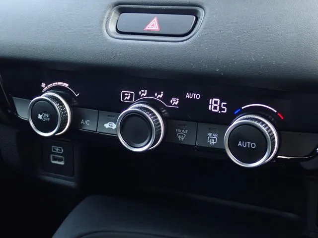 ヴェゼル　ｅ：ＨＥＶ（ホンダ）の車両写真