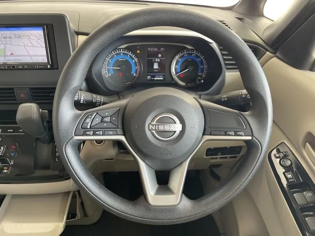 ルークス（ニッサン）の車両写真