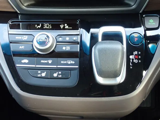 フリードプラス　ハイブリッド（ホンダ）の車両写真