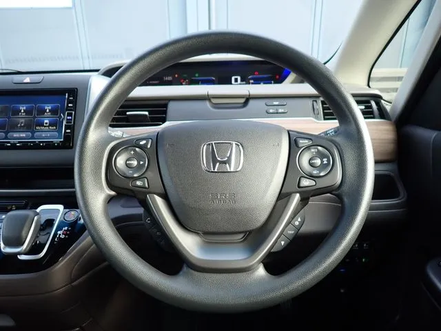 フリードプラス　ハイブリッド（ホンダ）の車両写真