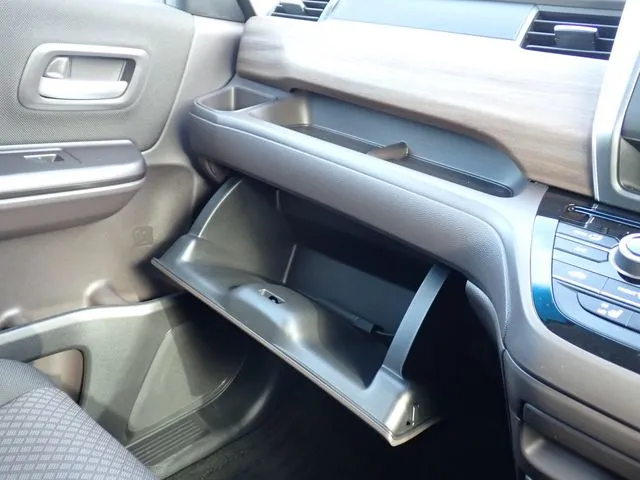 フリードプラス　ハイブリッド（ホンダ）の車両写真