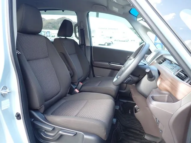 フリードプラス　ハイブリッド（ホンダ）の車両写真