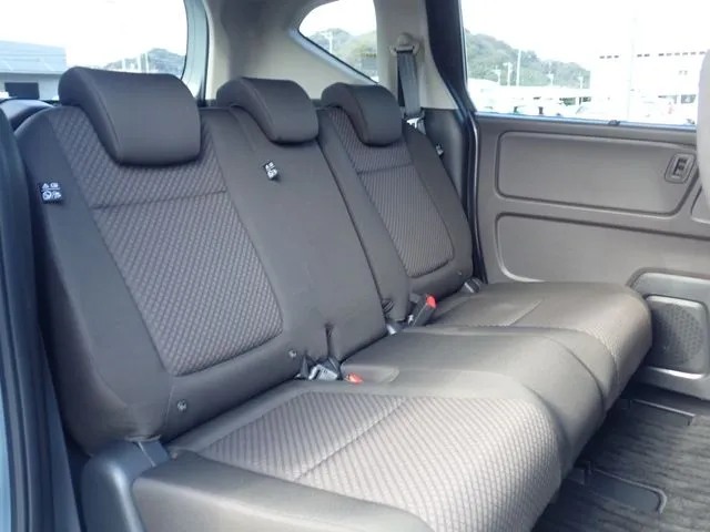 フリードプラス　ハイブリッド（ホンダ）の車両写真