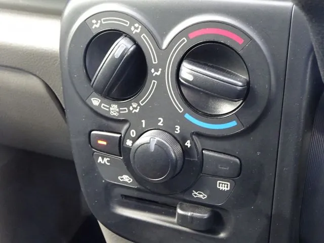 エブリイバン（スズキ）の車両写真