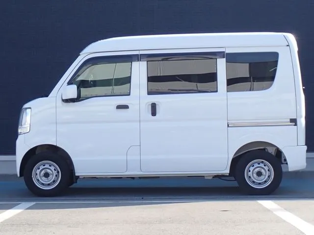 エブリイバン（スズキ）の車両写真