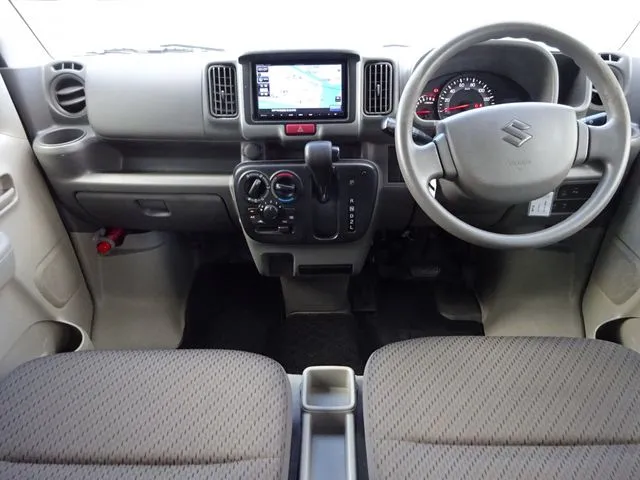 エブリイバン（スズキ）の車両写真