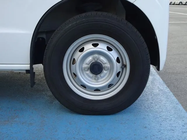 エブリイバン（スズキ）の車両写真