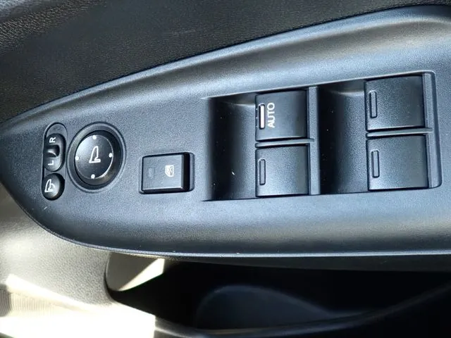 シャトル ハイブリッド(ホンダ)の車両写真