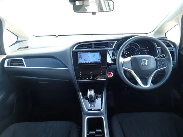 シャトル ハイブリッド(ホンダ)の車両写真