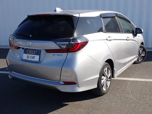 シャトル ハイブリッド(ホンダ)の車両写真