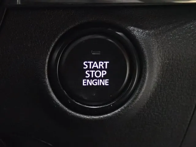 マツダ　ＭＡＺＤＡ３　ファストバック