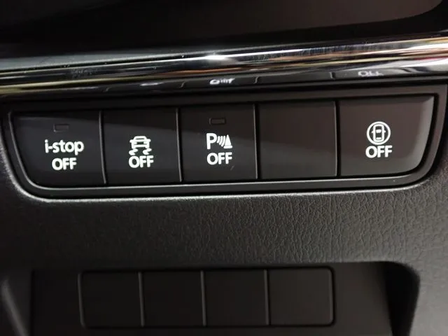 マツダ　ＭＡＺＤＡ３　ファストバック