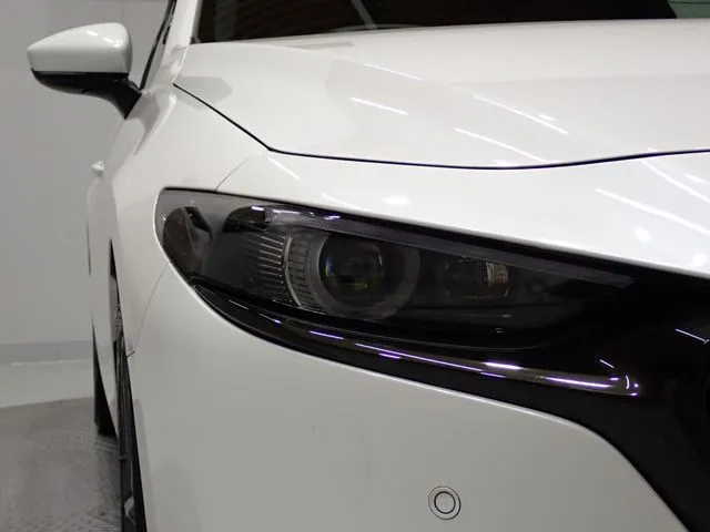 マツダ　ＭＡＺＤＡ３　ファストバック