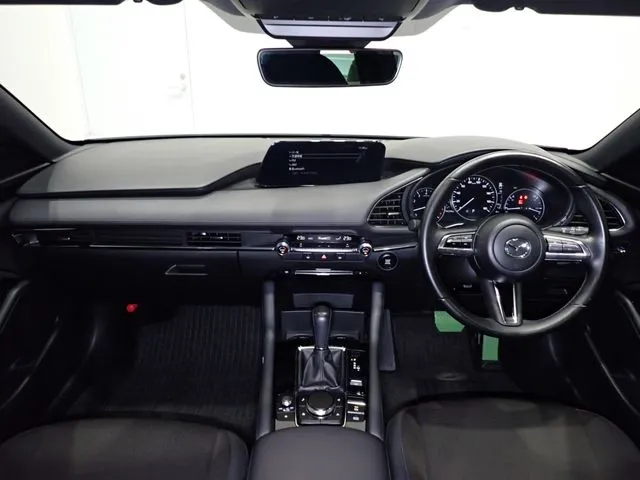 マツダ　ＭＡＺＤＡ３　ファストバック