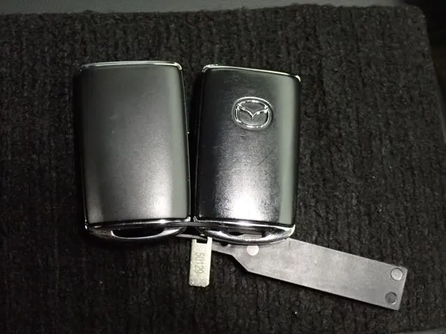 マツダ　ＭＡＺＤＡ３　ファストバック