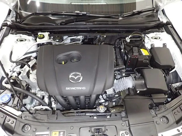 マツダ　ＭＡＺＤＡ３　ファストバック