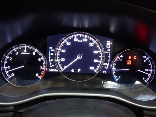 マツダ　ＭＡＺＤＡ３　ファストバック