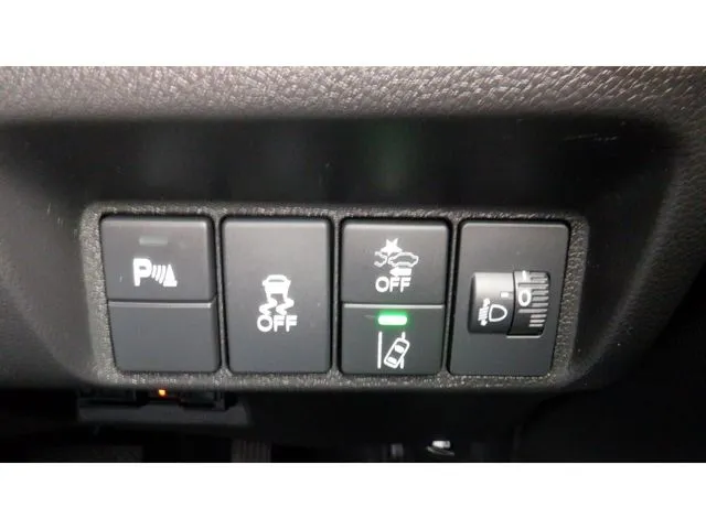 シャトル　ハイブリッド（ホンダ）の車両写真