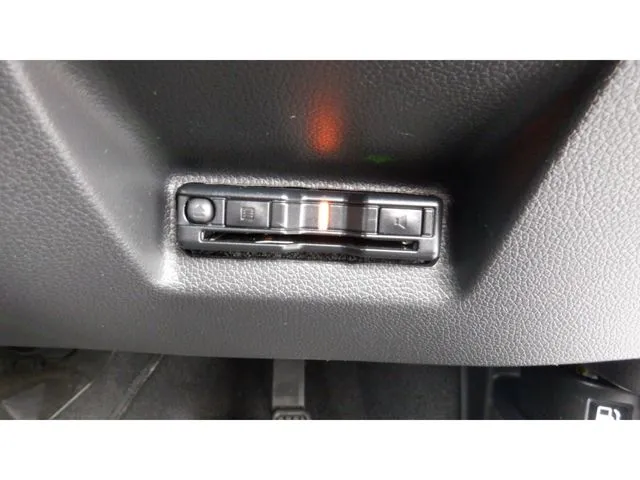 シャトル　ハイブリッド（ホンダ）の車両写真