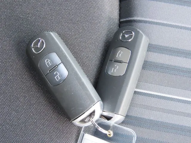 ＭＡＺＤＡ２（マツダ）の車両写真