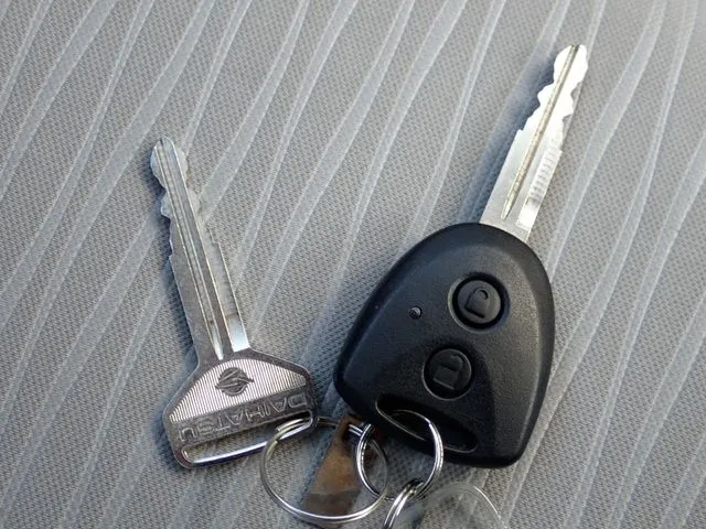 ミラ イース(ダイハツ)の車両写真