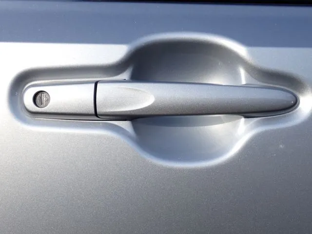 ミラ イース(ダイハツ)の車両写真