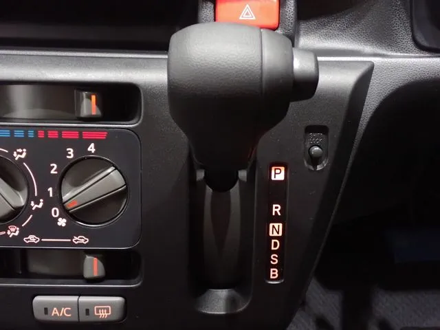 ダイハツ ミラ イース