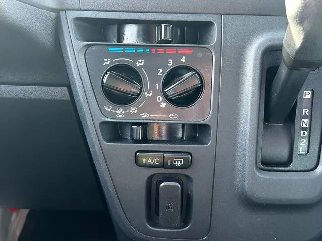 ハイゼットカーゴ（ダイハツ）の車両写真