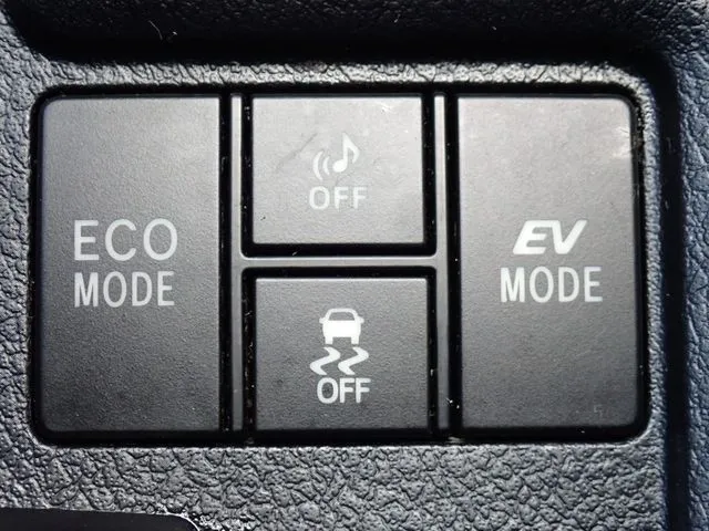 カローラフィールダー　ハイブリッド（トヨタ）の車両写真