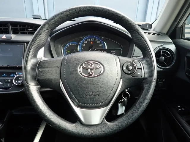 カローラフィールダー　ハイブリッド（トヨタ）の車両写真