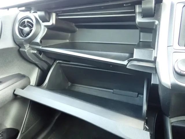 カローラフィールダー　ハイブリッド（トヨタ）の車両写真