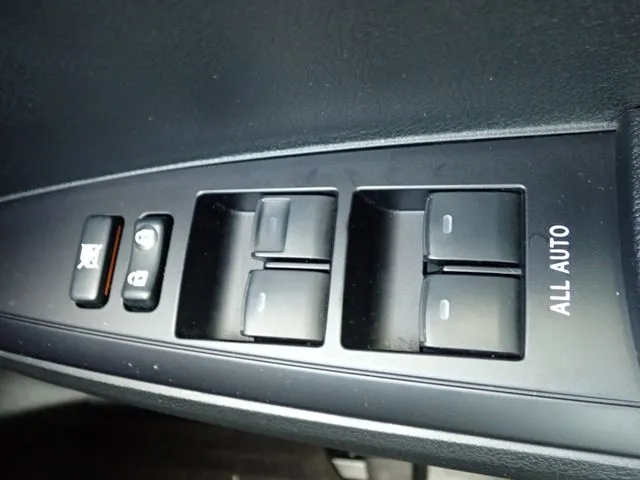 カローラフィールダー　ハイブリッド（トヨタ）の車両写真