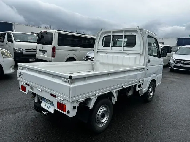 ＮＴ１００クリッパー　４ＷＤ（ニッサン）の車両写真