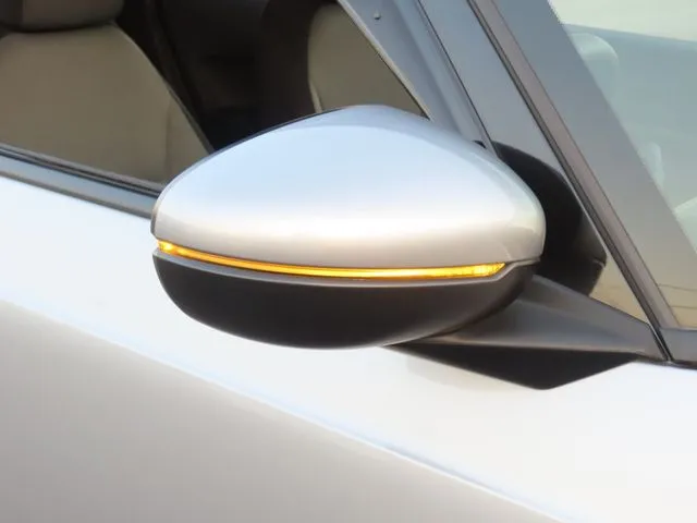 フィット　ｅ：ＨＥＶ（ホンダ）の車両写真