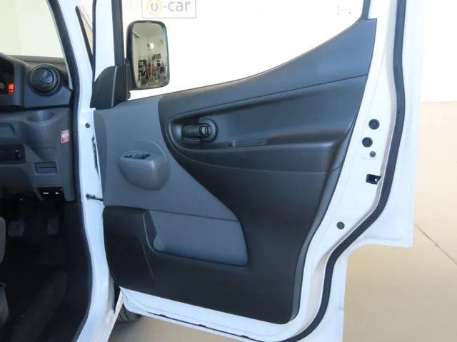 ＮＶ２００バネットバン（ニッサン）の車両写真