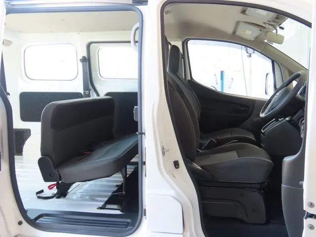 ＮＶ２００バネットバン（ニッサン）の車両写真