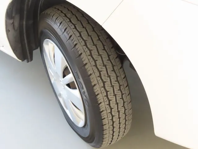 ＮＶ２００バネットバン（ニッサン）の車両写真