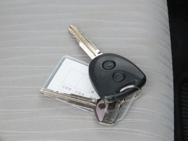 ミラ イース(ダイハツ)の車両写真