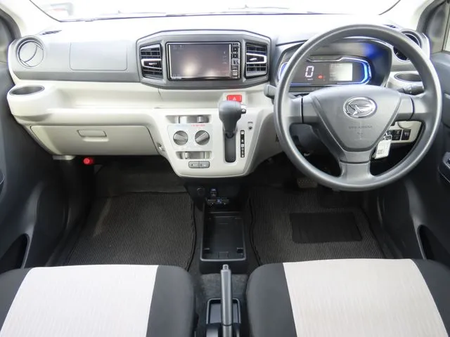 ミラ イース(ダイハツ)の車両写真