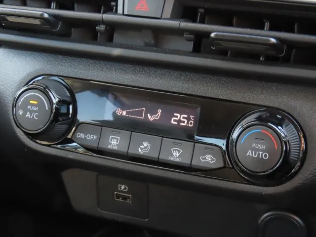 ノート（ニッサン）の車両写真