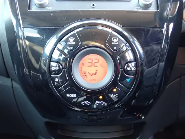 ノート(ニッサン)の車両写真