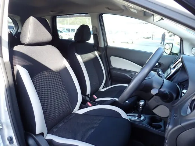 ノート(ニッサン)の車両写真