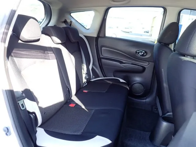 ノート(ニッサン)の車両写真