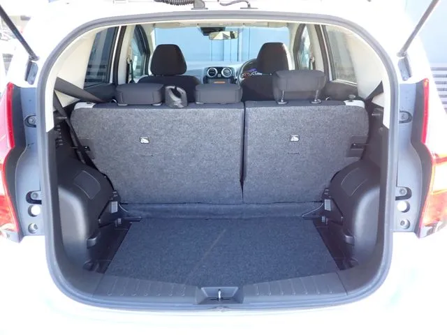 ノート(ニッサン)の車両写真