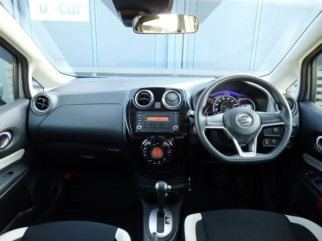 ノート(ニッサン)の車両写真