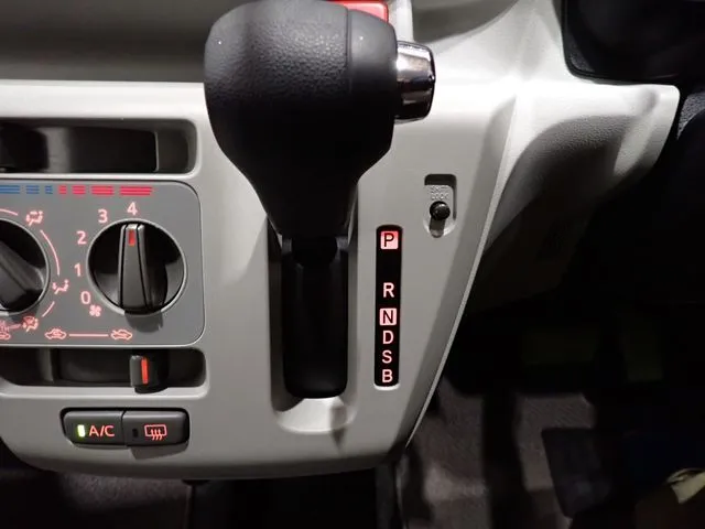 ミラ　イース（ダイハツ）の車両写真