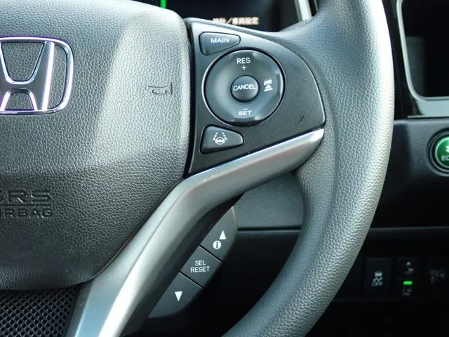 シャトル　ハイブリッド（ホンダ）の車両写真