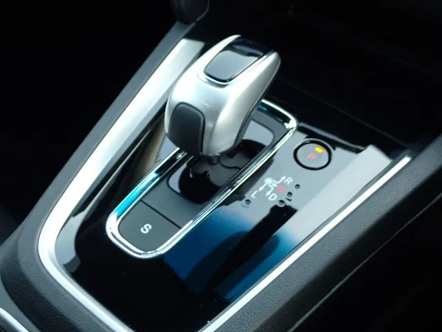 シャトル　ハイブリッド（ホンダ）の車両写真