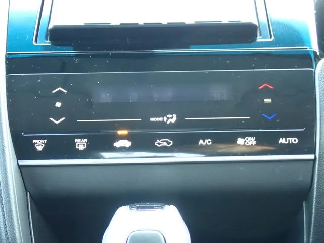 シャトル　ハイブリッド（ホンダ）の車両写真