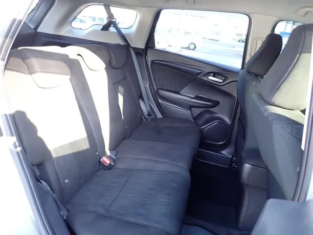 シャトル　ハイブリッド（ホンダ）の車両写真